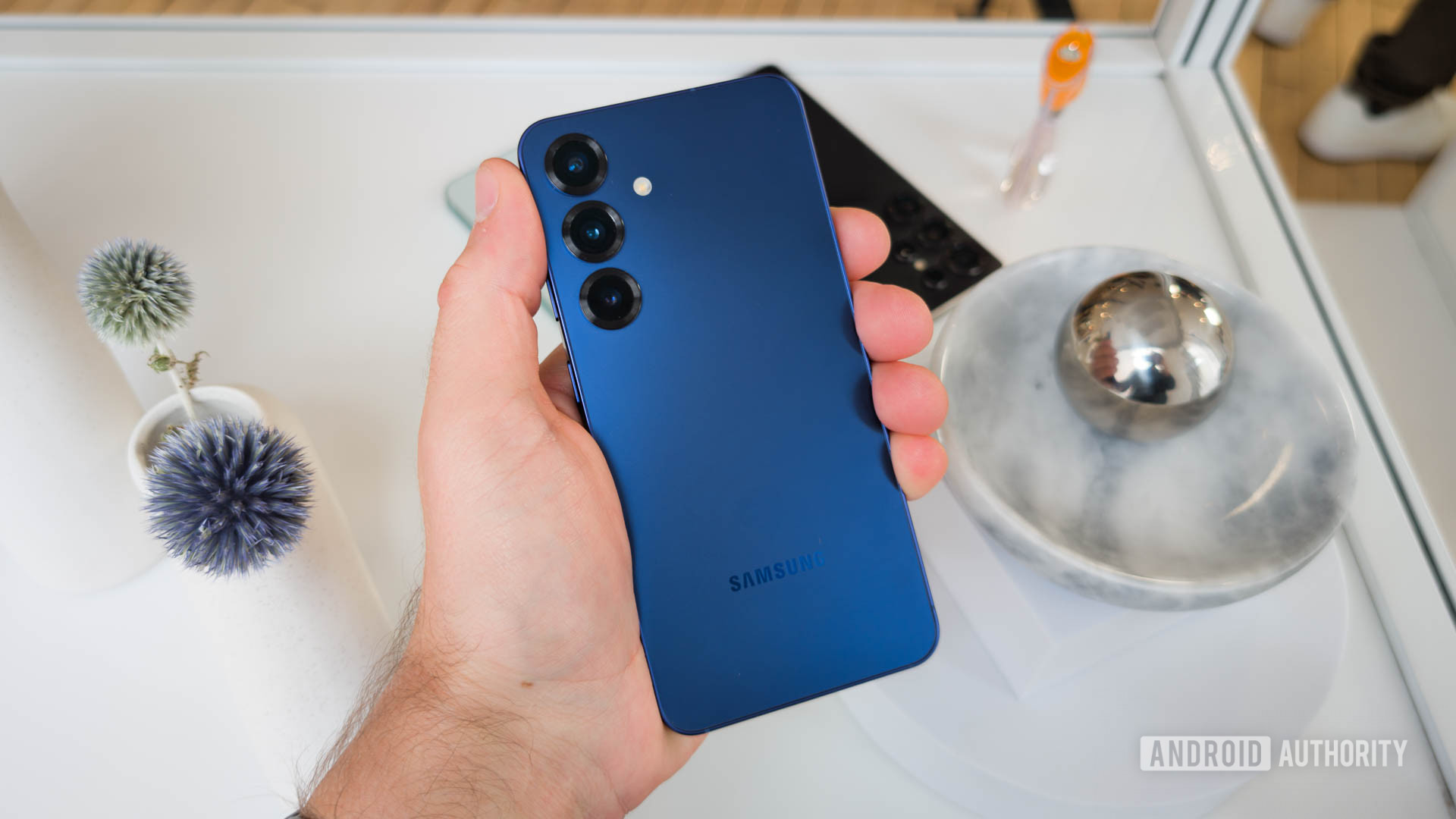 Испытайте лучшее за меньшую цену: сравнение Samsung Galaxy S25 и Google Pixel 9 по невероятным ценах!